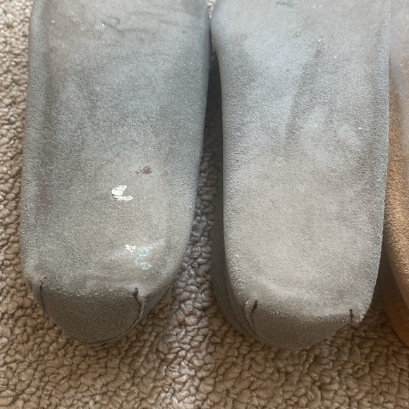 2 Minnetonka Moccasins in Tan and Grey. Suede Soft Sole Kilty Fringe Tie Size 6. - Picture 14 of 15